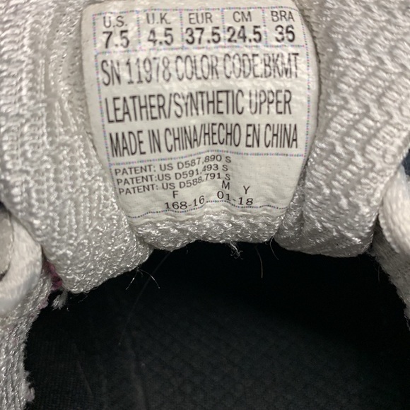 Skechers D’lites Women’s Size 7.5 Black Memory Foam Comfort Sneakers - Picture 9 of 11